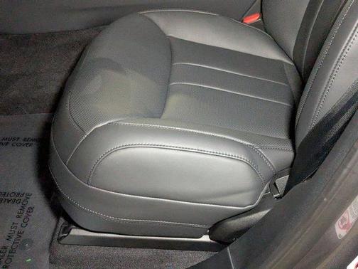 2025 Land Rover Range Rover Sport P360 SE