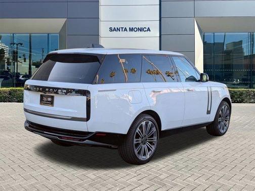 2025 Land Rover Range Rover P400 SE