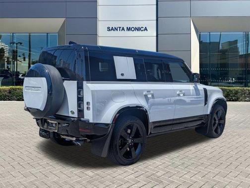 2023 Land Rover Defender 110 V8