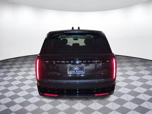 Santorini Black 2026 Land Rover Range Rover P530 SE 7 Seat