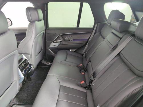 2025 Land Rover Range Rover P400 SE
