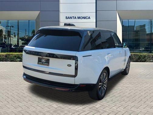 2023 Land Rover Range Rover P530 SE