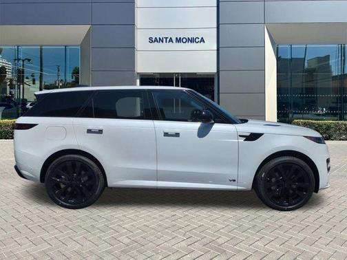Ostuni Pearl White 2026 Land Rover Range Rover Sport P530 Dynamic SE