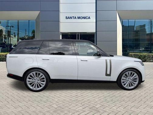 2025 Land Rover Range Rover P400 SE 7 Seat