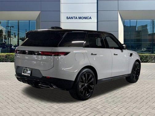 2025 Land Rover Range Rover Sport P360 SE