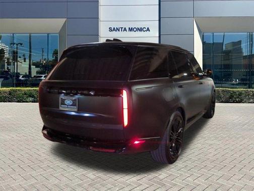 Obsidian Black Satin 2026 Land Rover Range Rover P400 SE 7 Seat