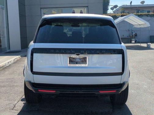 2026 Land Rover Range Rover P530 SE