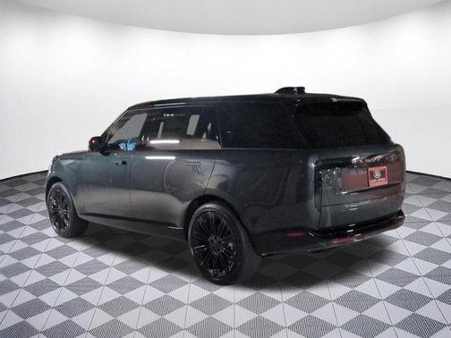 Belgravia Green 2026 Land Rover Range Rover P400 SE 7 Seat