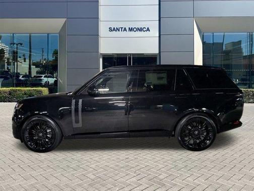 2025 Land Rover Range Rover P400 SE 7 Seat