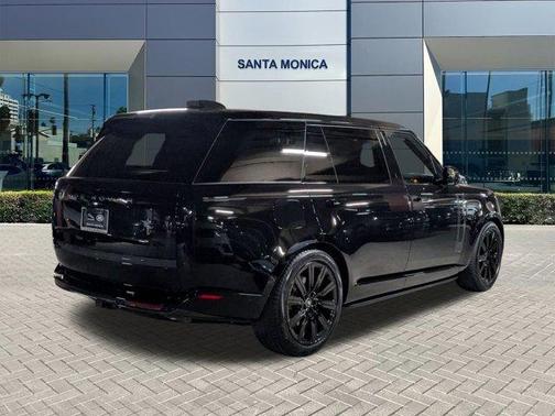 2025 Land Rover Range Rover P400 SE 7 Seat