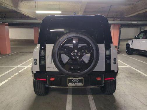 2026 Land Rover Defender 110 X