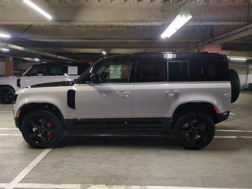 2026 Land Rover Defender 110 X