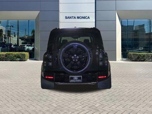 2026 Land Rover Defender P400 X-Dynamic SE