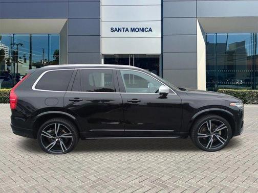 Onyx Black Metallic 2019 Volvo XC90 T5 R-Design