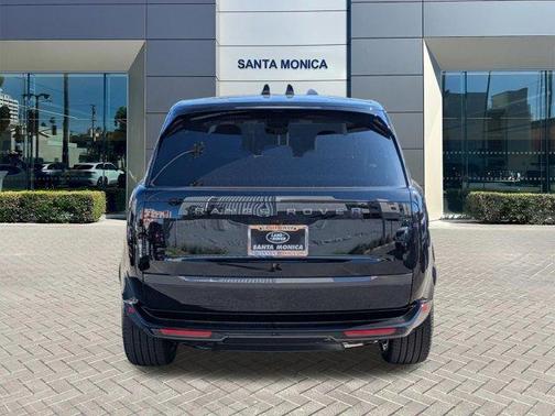 Santorini Black 2026 Land Rover Range Rover P530 SE 7 Seat