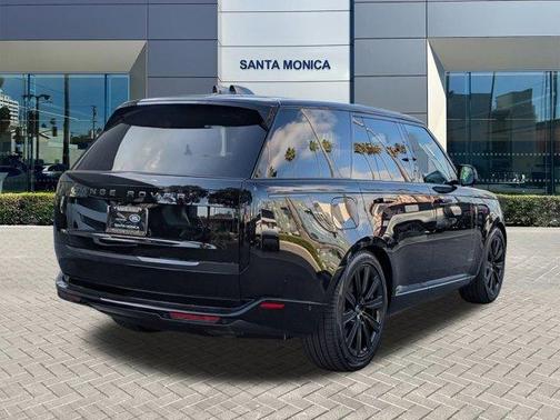2025 Land Rover Range Rover P550e SE
