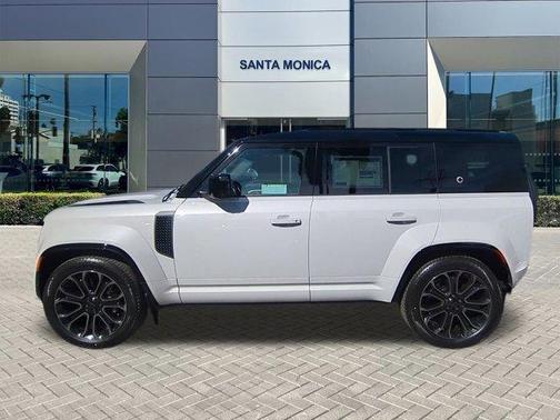 2026 Land Rover Defender OCTA