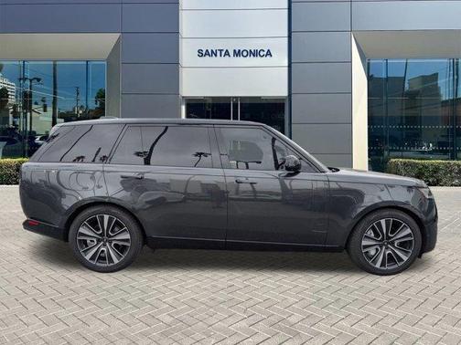 2023 Land Rover Range Rover P530 SE