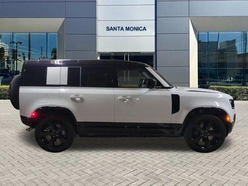 2026 Land Rover Defender P500 X-Dynamic SE