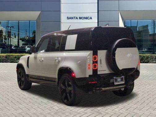 2026 Land Rover Defender P500 X-Dynamic SE