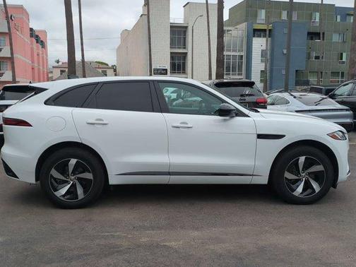 2024 Jaguar F-PACE P250 R-Dynamic S