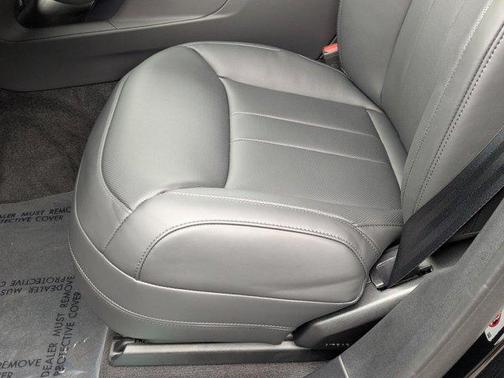 2025 Land Rover Range Rover Sport P360 SE