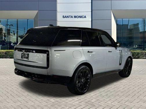2025 Land Rover Range Rover P530 SE