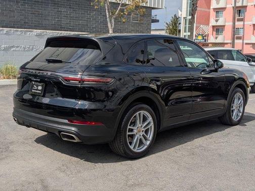 2023 Porsche Cayenne Base (Tiptronic)