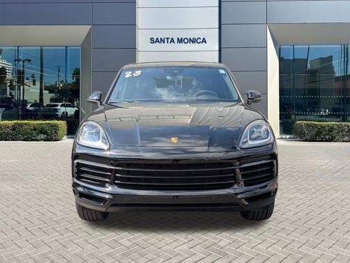 2023 Porsche Cayenne Base (Tiptronic)