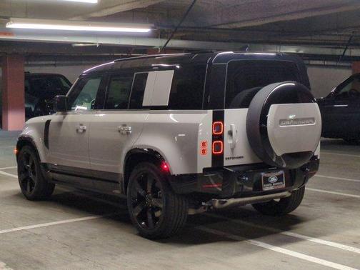 2026 Land Rover Defender P400 X-Dynamic SE