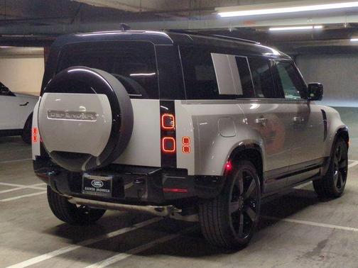 2026 Land Rover Defender P400 X-Dynamic SE