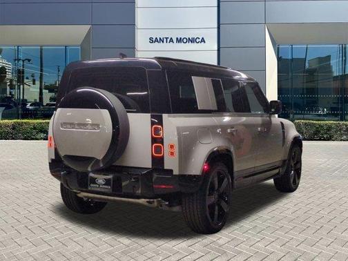 2026 Land Rover Defender P400 X-Dynamic SE