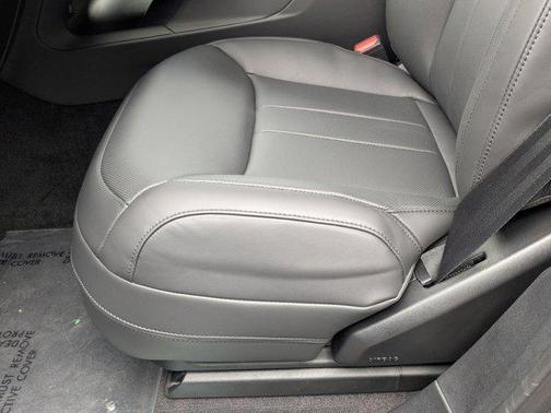 2025 Land Rover Range Rover Sport P360 SE