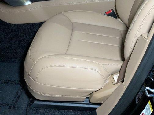 2025 Land Rover Range Rover P400 SE 7 Seat