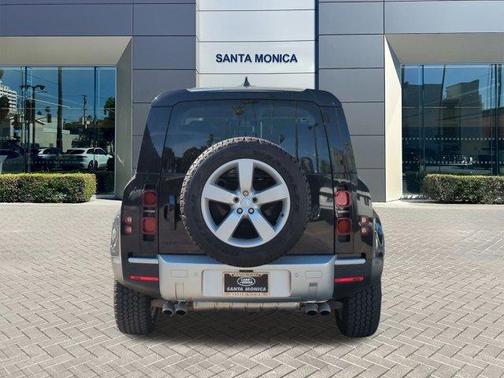 2024 Land Rover Defender P500 SE