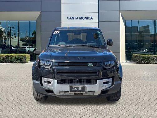 2023 Land Rover Defender SE