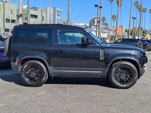 2023 Land Rover Defender SE