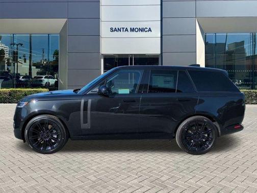 2026 Land Rover Range Rover P530 SE