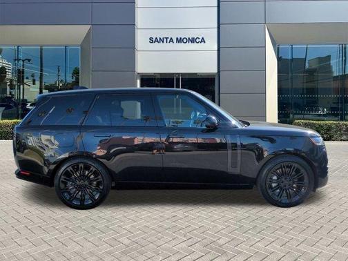 2026 Land Rover Range Rover P530 SE