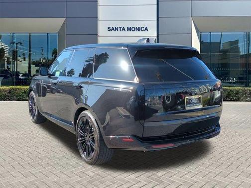 2026 Land Rover Range Rover P530 SE