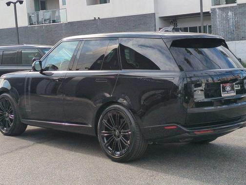 2025 Land Rover Range Rover P400 SE