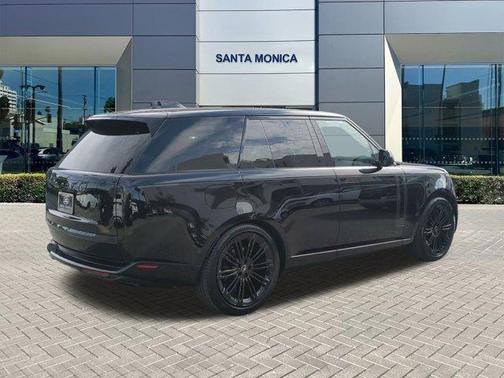 2025 Land Rover Range Rover P400 SE