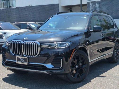 Black Sapphire Metallic 2022 BMW X7 xDrive40i
