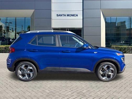 2023 Hyundai VENUE Limited