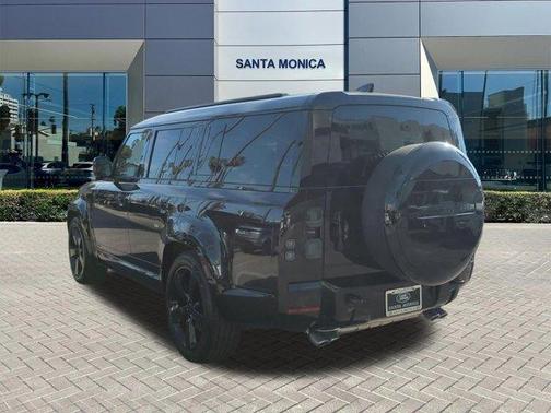 2026 Land Rover Defender P500 V8