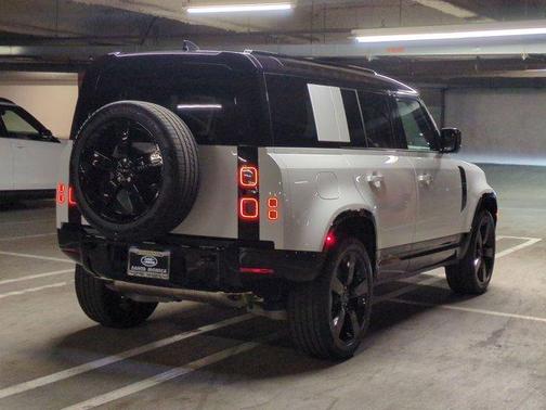 2026 Land Rover Defender P400 X-Dynamic SE