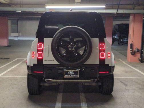 2026 Land Rover Defender P400 X-Dynamic SE