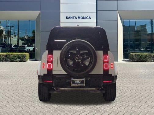 2026 Land Rover Defender P400 X-Dynamic SE