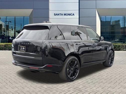 2025 Land Rover Range Rover P530 SE