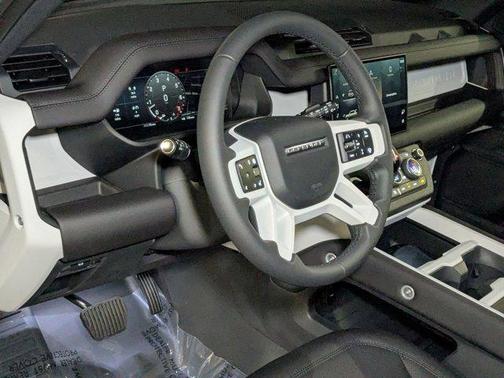 2025 Land Rover Defender P400 S